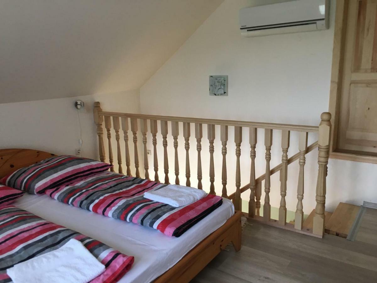 Napfeny Apartman ชารอชปาตัก ภายนอก รูปภาพ